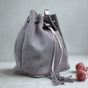Bolsa Transversal em Couro Camurça - 9069 - Cinza